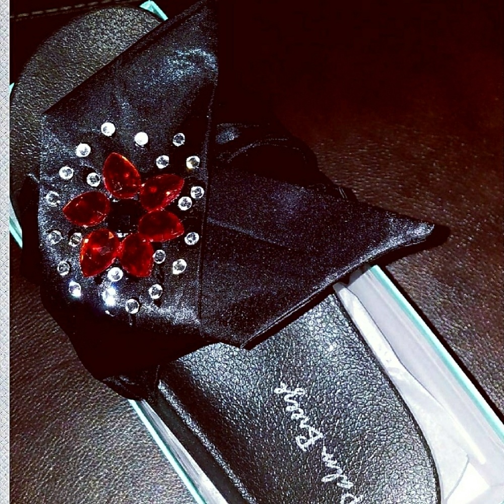 Sandals - Picture 4 of 4